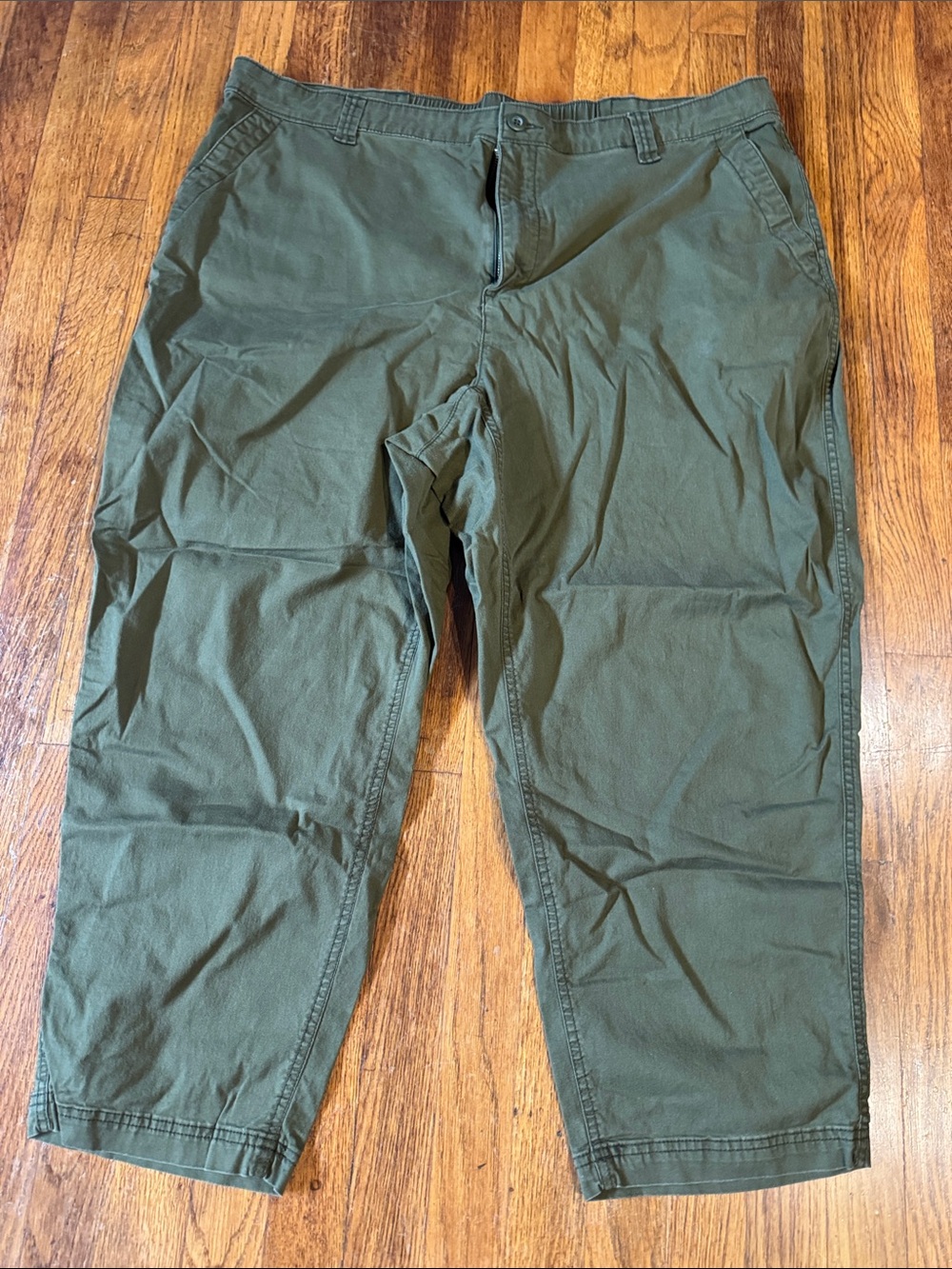 Old Navy Olive Green Cropped Women's Pants